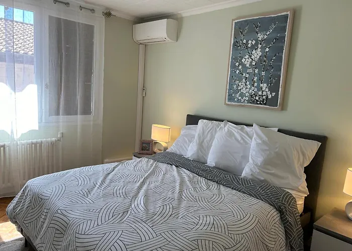 Maison Rouget De L'isle Μπεζιέ